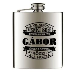 Senkli sem tökéletes névvel